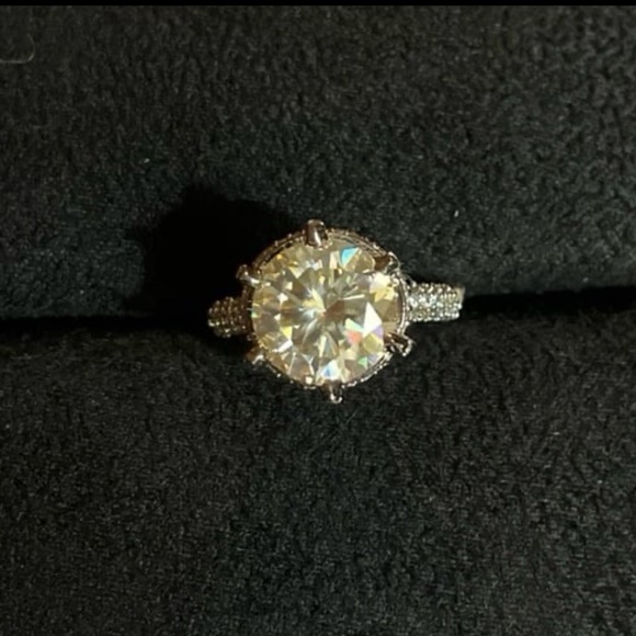 Oh My Gorgeous 6.34 CT Certified Round Brilliant Cut Moissanite Diamond Ring - Picture 8 of 11